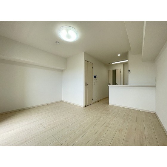 居室・リビング　※別部屋写真、現況優先