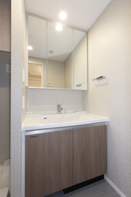 洗面設備　※写真は同タイプ住戸です。