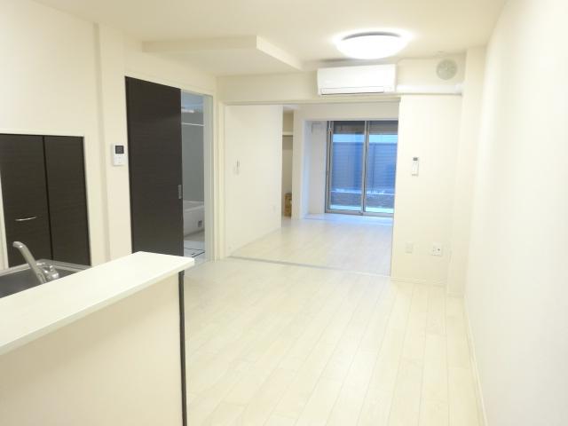 居室・リビング　見通しの良い広いリビング