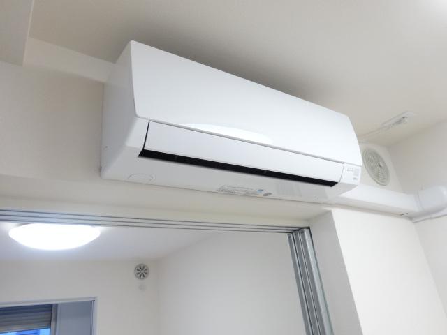 その他設備　エアコン付で快適な生活を