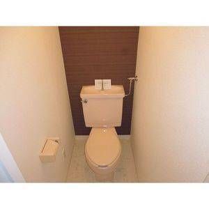 トイレ　※写真は別号室です。