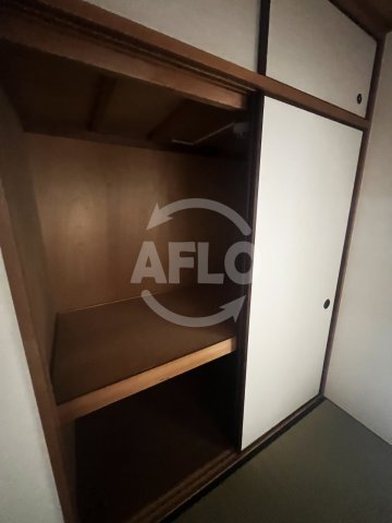 収納　ゼンラフォーレ　押入