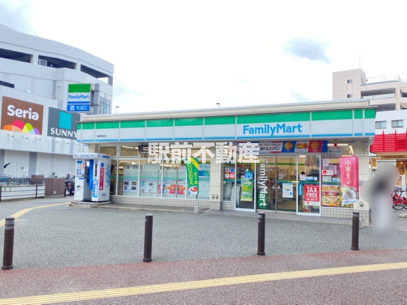 コンビニ　ファミリーマート福岡長浜店（コンビニ）まで200m