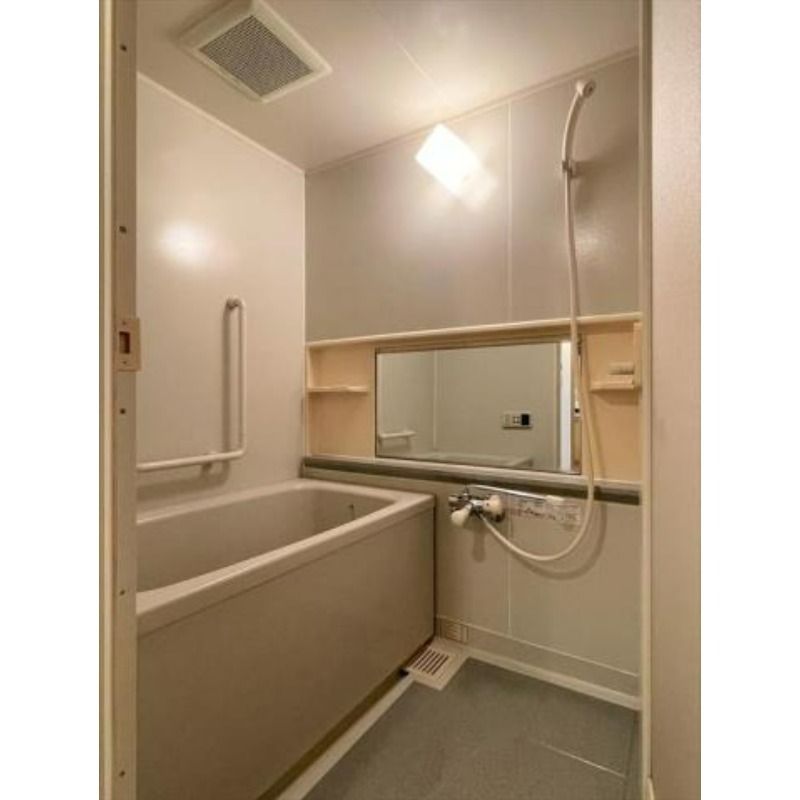 バス・シャワールーム　追焚機能付き♪