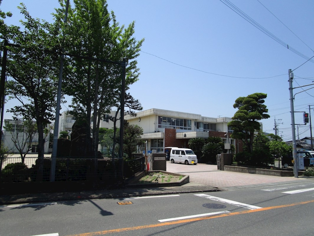 小学校　熊本市立飽田東小学校（小学校）まで334m