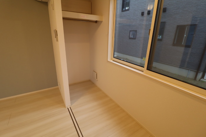 バルコニー　サンルーム　室内干し付です！