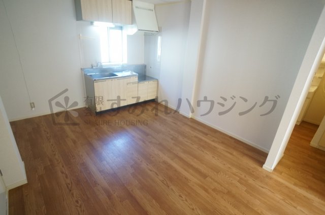 居室・リビング　参考、同建物・反転間取りの号室