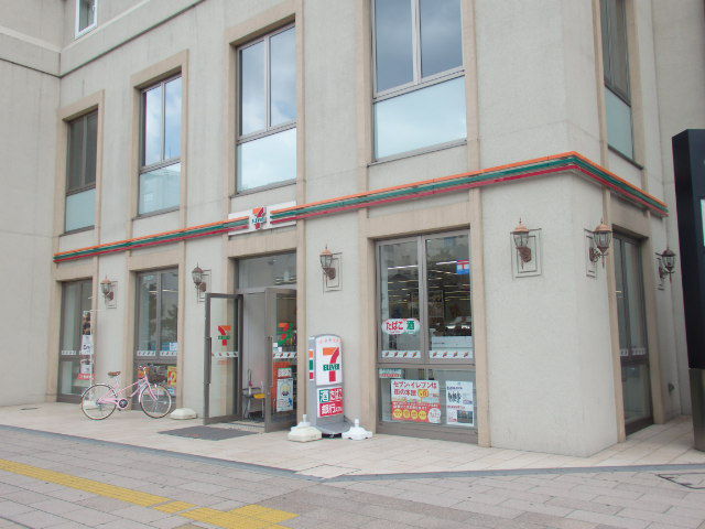 コンビニ　セブンイレブン（コンビニ）まで450m