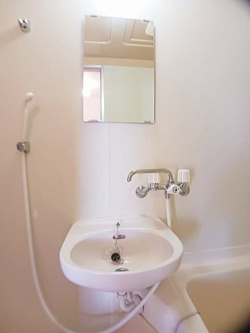 洗面設備　スペースが確保できる洗面所です