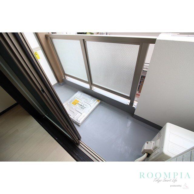 バルコニー　※同タイプの別のお部屋です。