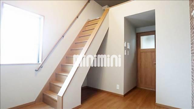 居室・リビング　５．７帖の洋室です。