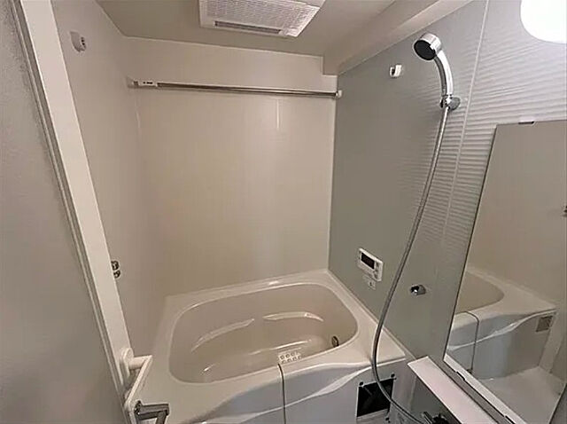 バス・シャワールーム　※別部屋参考写真