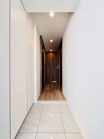 玄関　※別部屋参考写真