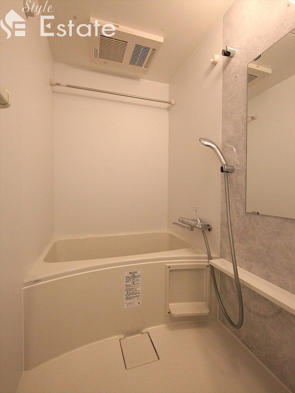 バス・シャワールーム　バスルーム