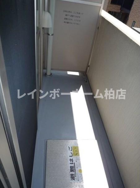 バルコニー　外からの目が気にならないバルコニーで洗濯物が干せます