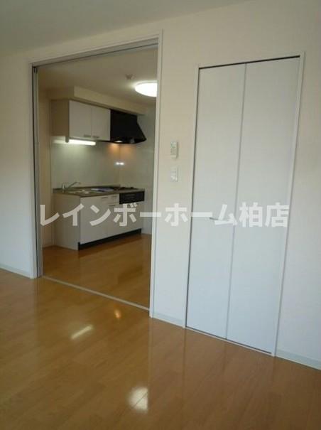 その他部屋・スペース　洋室からのDKです