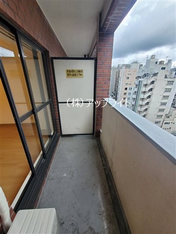 バルコニー　内装中の写真です。