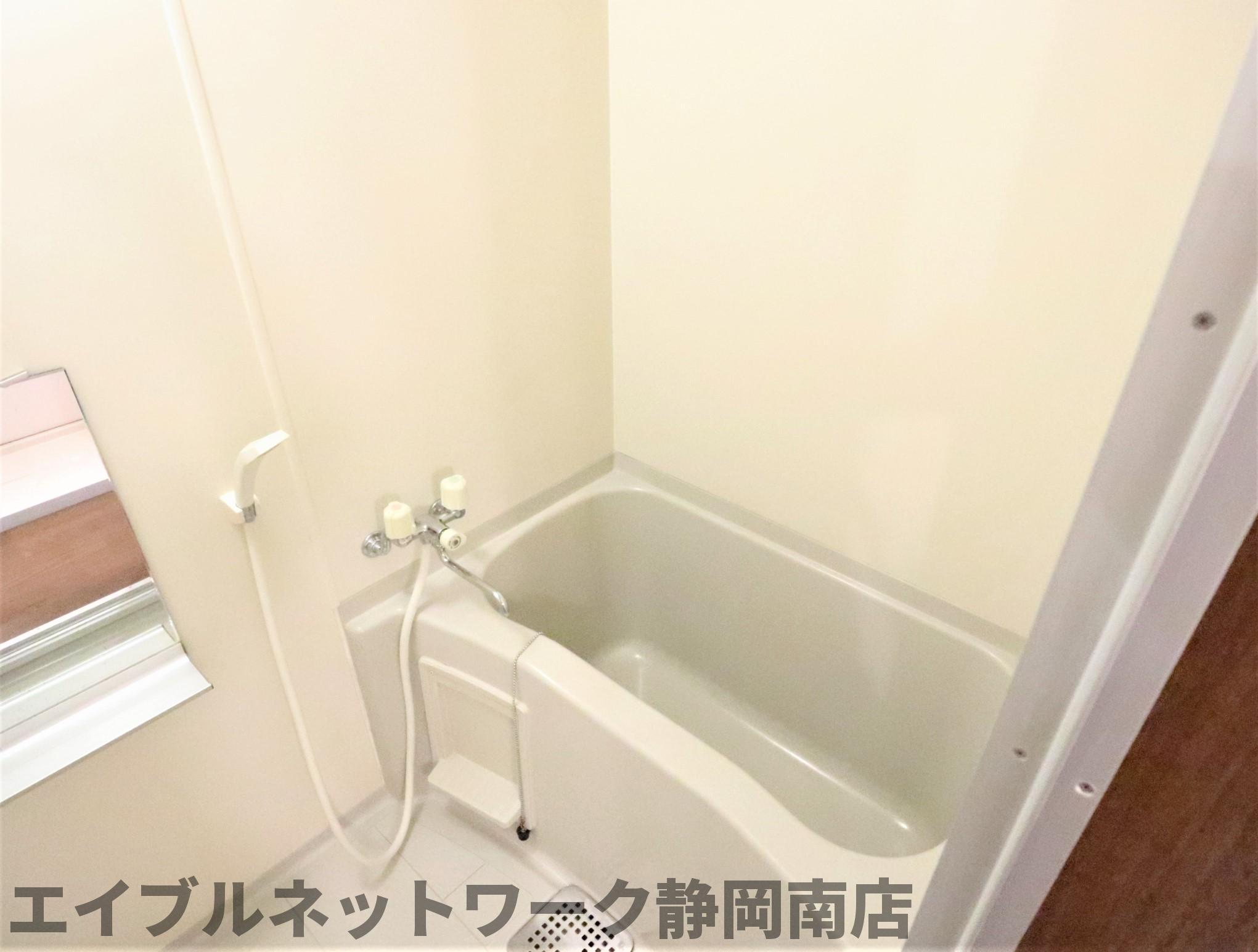 バス・シャワールーム　一人暮らしに嬉しいバス・トイレ別☆