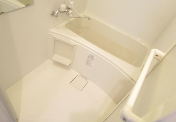 バス・シャワールーム　ゆったり過ごせるお風呂です