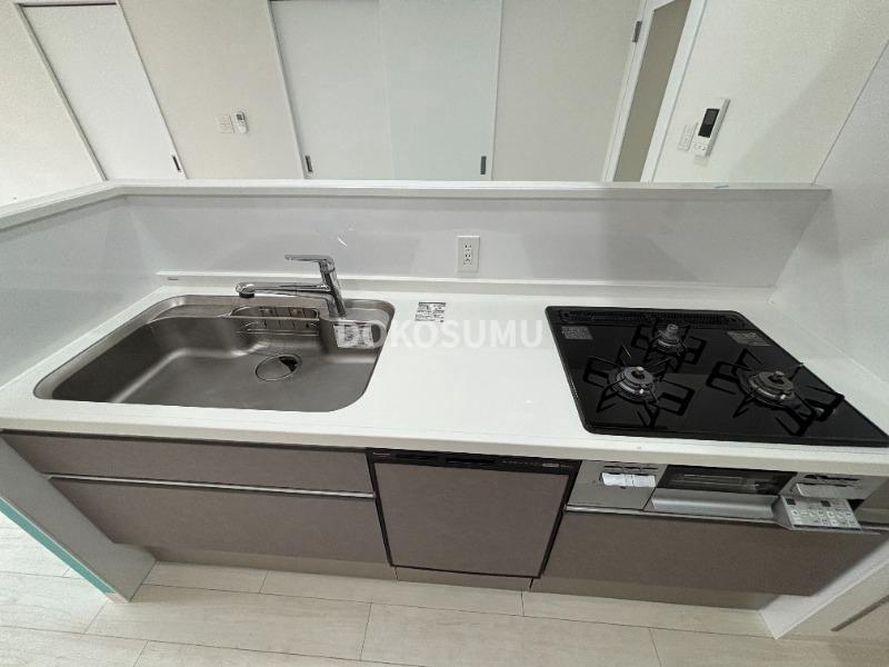 キッチン　毎日の料理が楽しくなる、機能性とデザインを兼ね備えた空間。