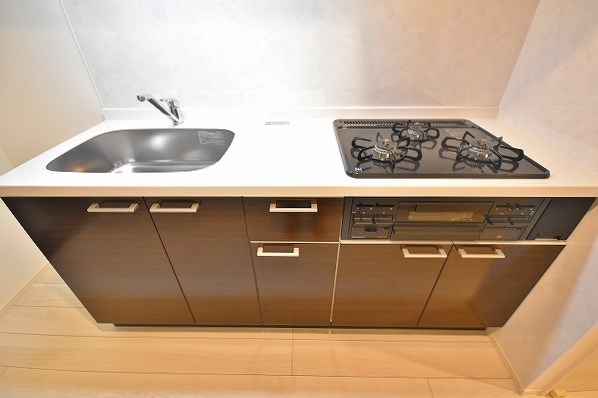 キッチン　★３口ガスシステムキッチン(グリル付)★