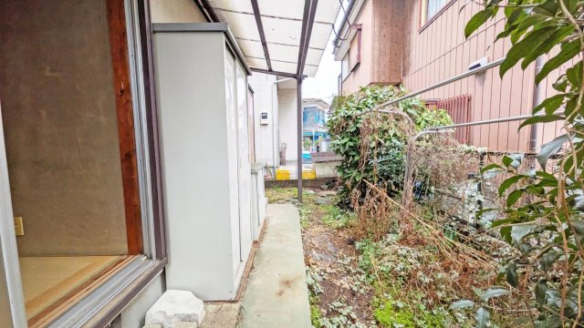 庭　お庭には物置が2基あります。