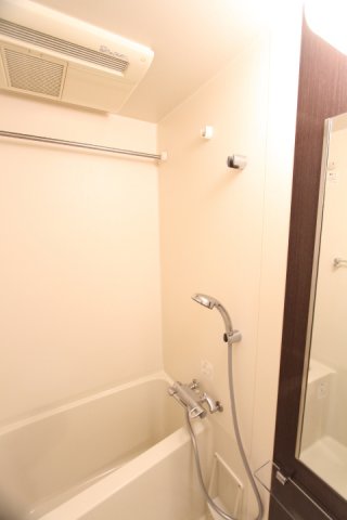 バス・シャワールーム　色が異なる場合がございますので、現地にて確認下さい。※参考写