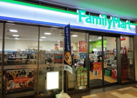 コンビニ　ファミリーマート 阪急大井町ガーデン店（コンビニ）まで337m