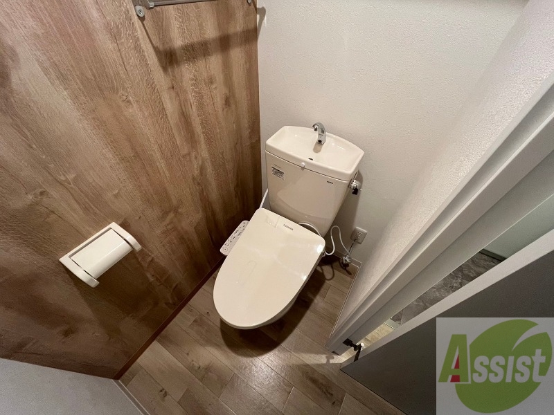 トイレ　シャワートイレになっているので快適です！