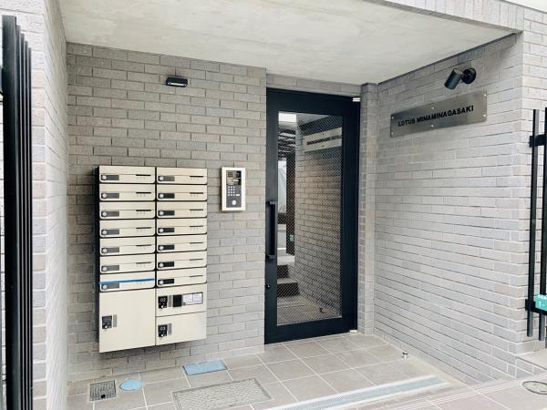 エントランス　清潔なエントランスです