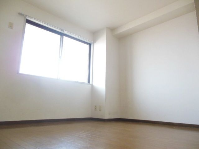 居室・リビング　★フローリングのお部屋なので掃除も捗ります★