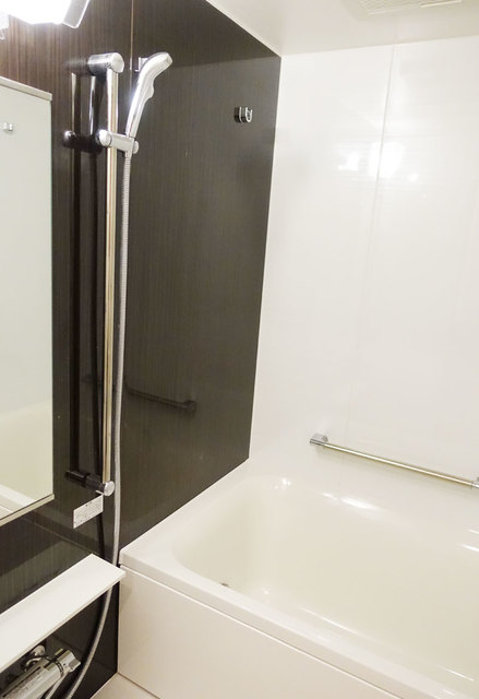 バス・シャワールーム　※写真は同タイプ住戸です。