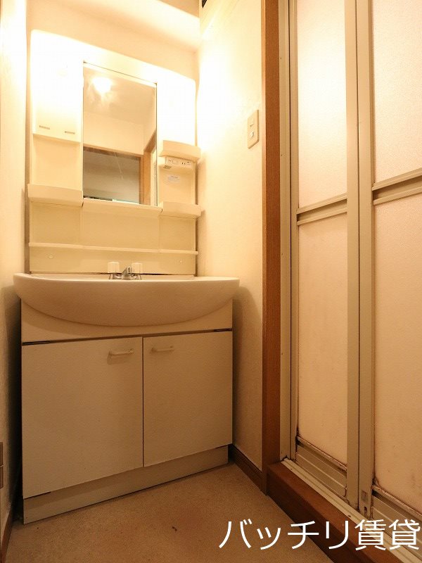洗面設備　別号室イメージの為、現状を優先致します。