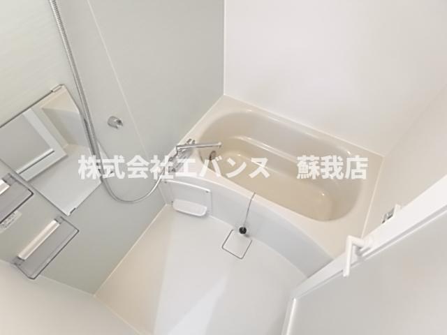 バス・シャワールーム　ゆったり過ごせるお風呂です