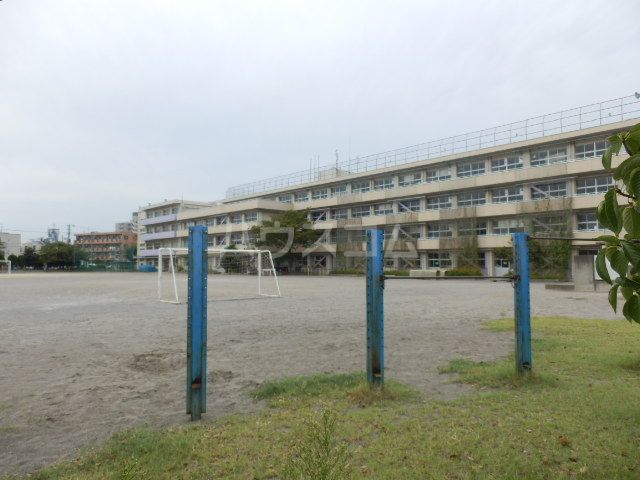 小学校　市川市立富美浜小学校（小学校）まで652m