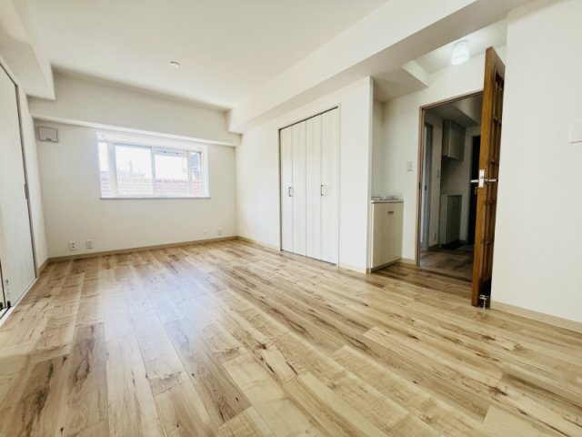 居室・リビング　こちらの居間で趣味の時間をお楽しみください