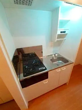 キッチン　別部屋の画像を使用しております。