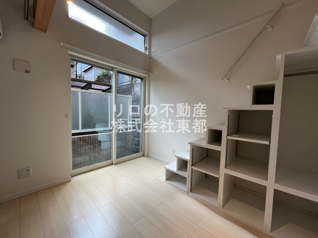 居室・リビング　南向きなので暖かな日差しが入りますね♪