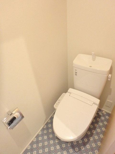 トイレ　★おしり快適、温水洗浄便座★