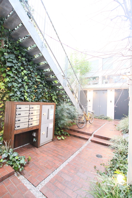 エントランス　★中庭があります★