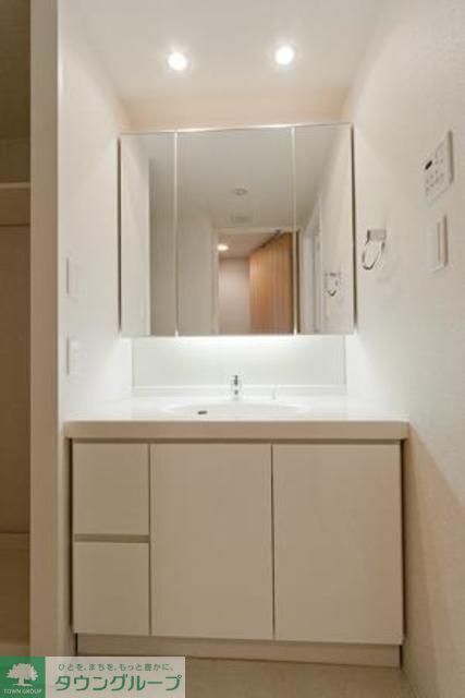 洗面設備　※写真は同タイプ住戸です。