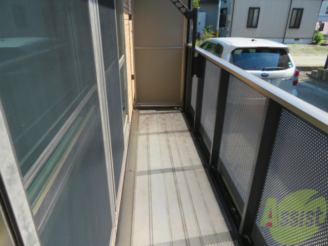 バルコニー　バルコニーは洗濯物も置けそうな広さが有って良い感じです。