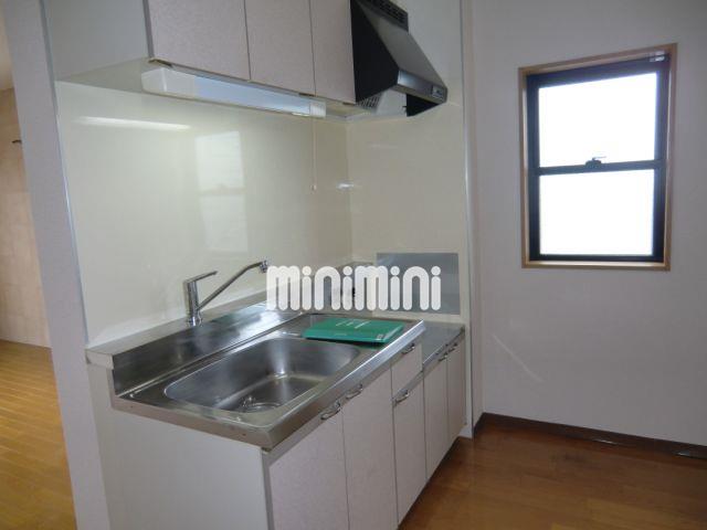 キッチン　小窓の付いた便利なキッチン！広々としたキッチン！！