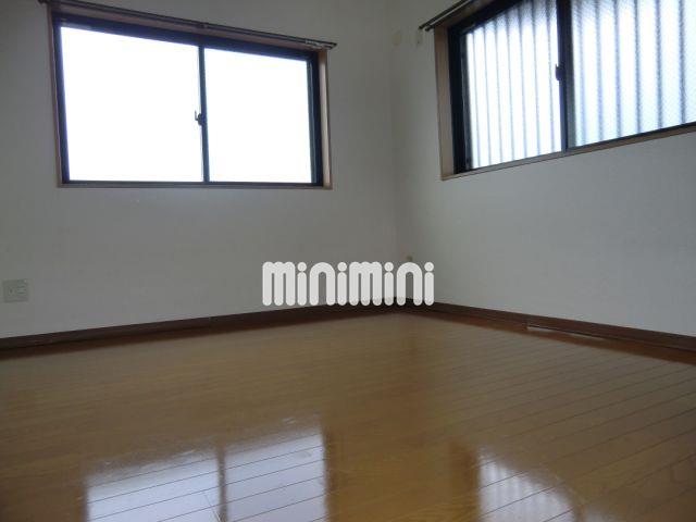 その他　北側ですが窓が２つの明るい室内です！