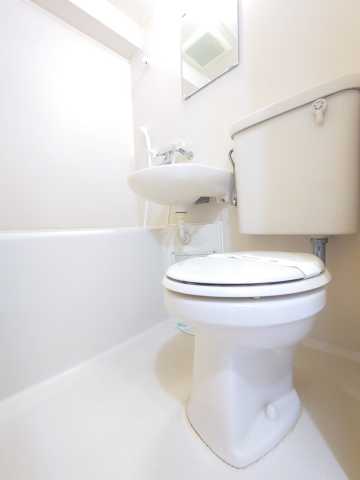 トイレ　フロント新代田