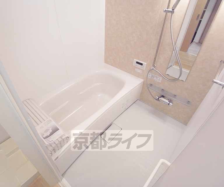 バス・シャワールーム　１坪のすさまじく大きなお風呂・