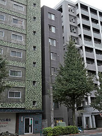 建物外観　鉄筋コンクリート造のがっちりとした建物。