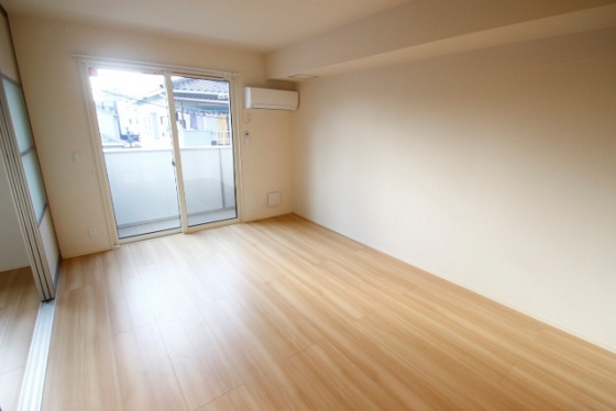 居室・リビング　※別部屋の写真です