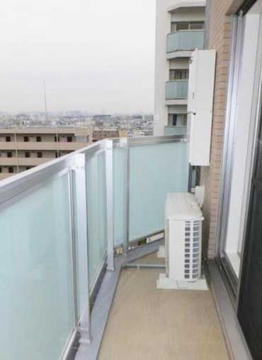 バルコニー　★洗濯物を干すスペース充分に取れます★