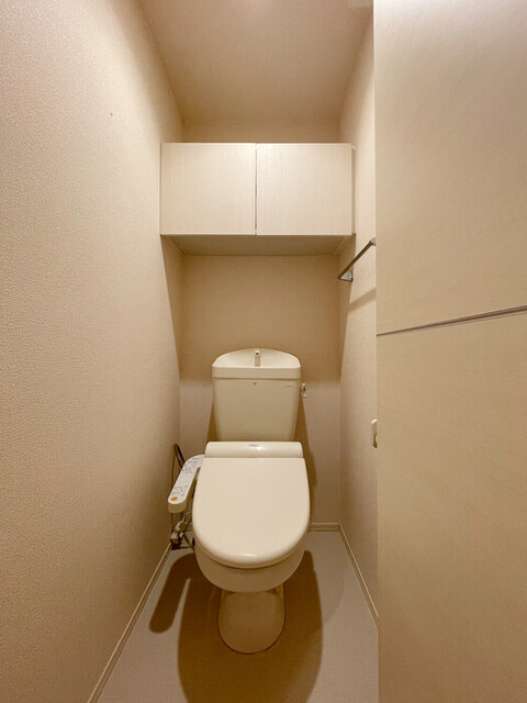 トイレ　温水洗浄暖房便座